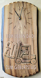 Uhr mit Gabelstapler